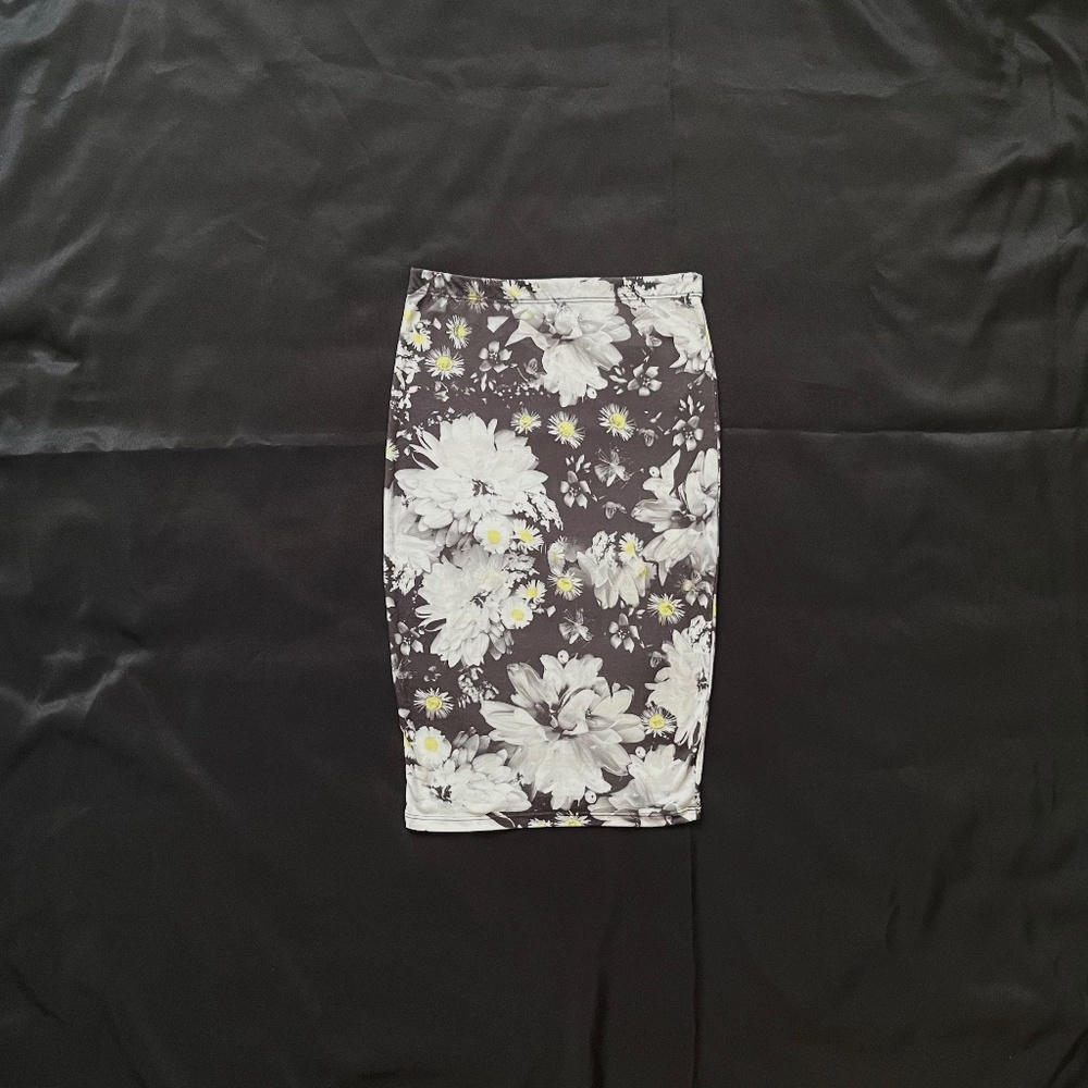 Women’s Forever 21 Floral Pencil Skirt